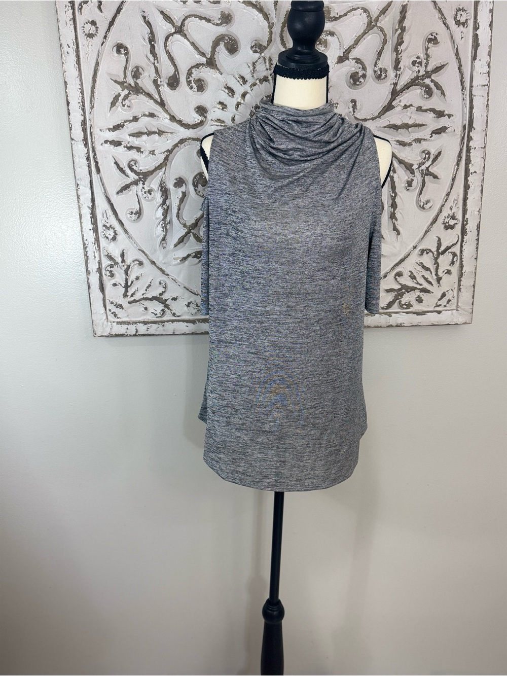 * Cato Gray Cold Shoulder Cowl Neck Tunic Top Women’s NWT